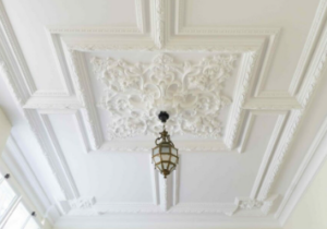 Wandsieraad ophangen